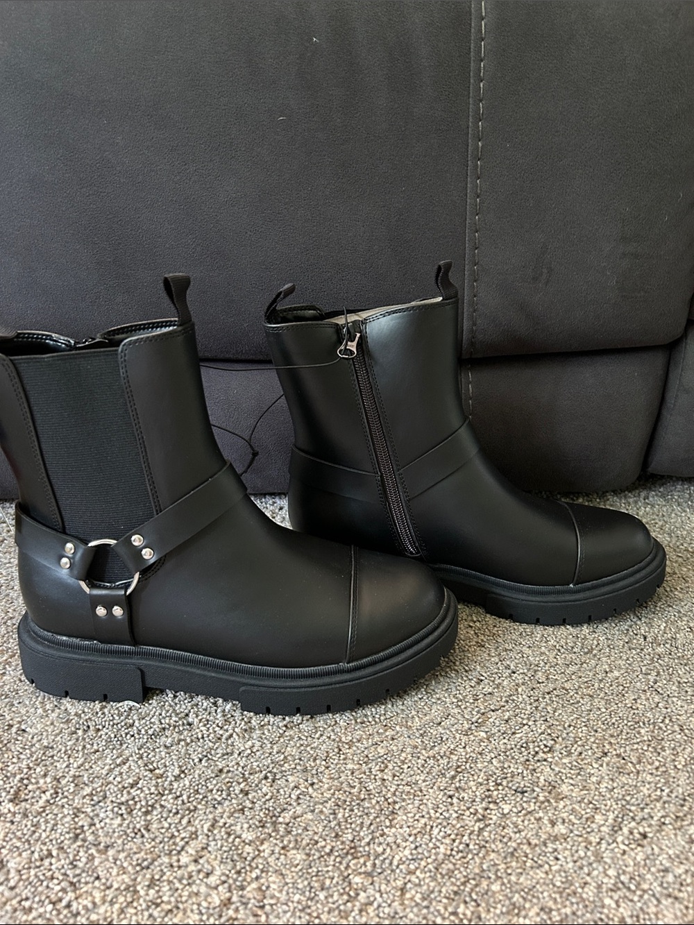 Girls Black Platform Ankle Boots with Side Zip
Great for back to school wardrobe